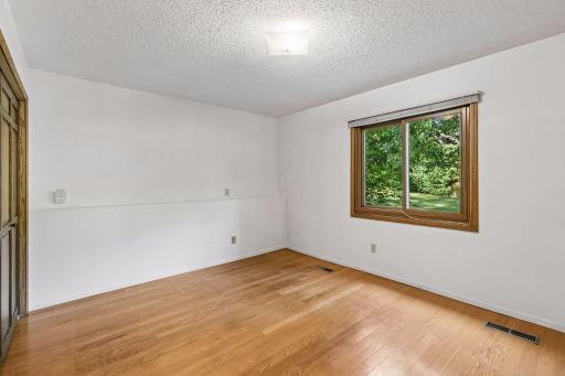 2716 Isle Royale Court, Burnsville, MN 55337