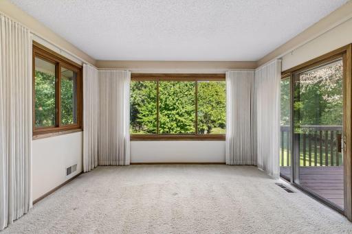 2716 Isle Royale Court, Burnsville, MN 55337