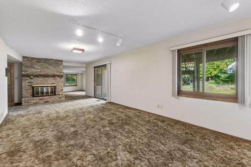 2716 Isle Royale Court, Burnsville, MN 55337