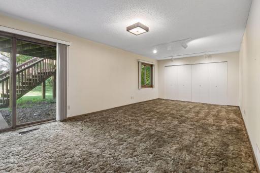 2716 Isle Royale Court, Burnsville, MN 55337