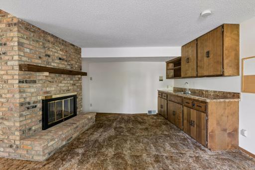 2716 Isle Royale Court, Burnsville, MN 55337