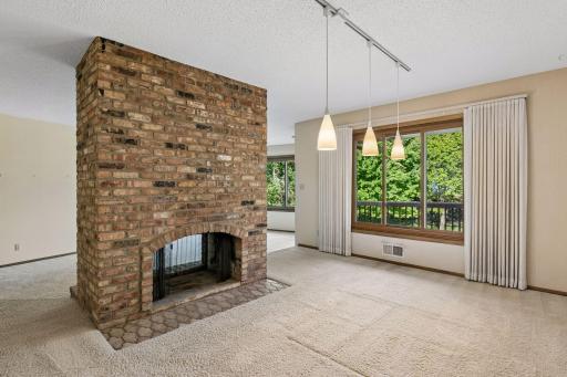 2716 Isle Royale Court, Burnsville, MN 55337