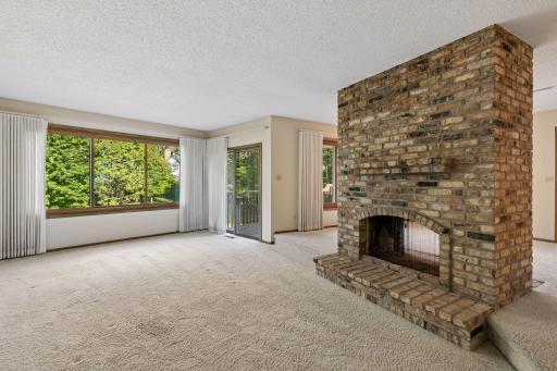 2716 Isle Royale Court, Burnsville, MN 55337