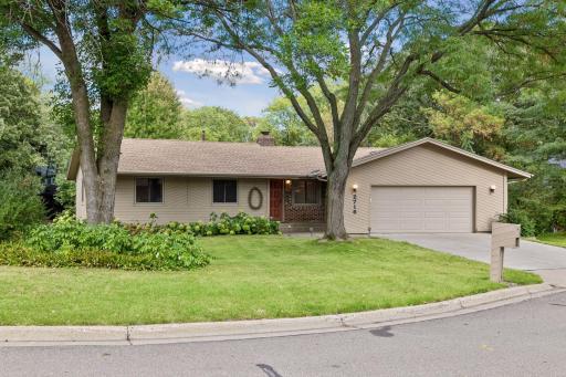 2716 Isle Royale Court, Burnsville, MN 55337