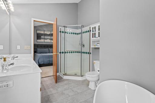 726 Camberwell Drive, Eagan, MN 55123