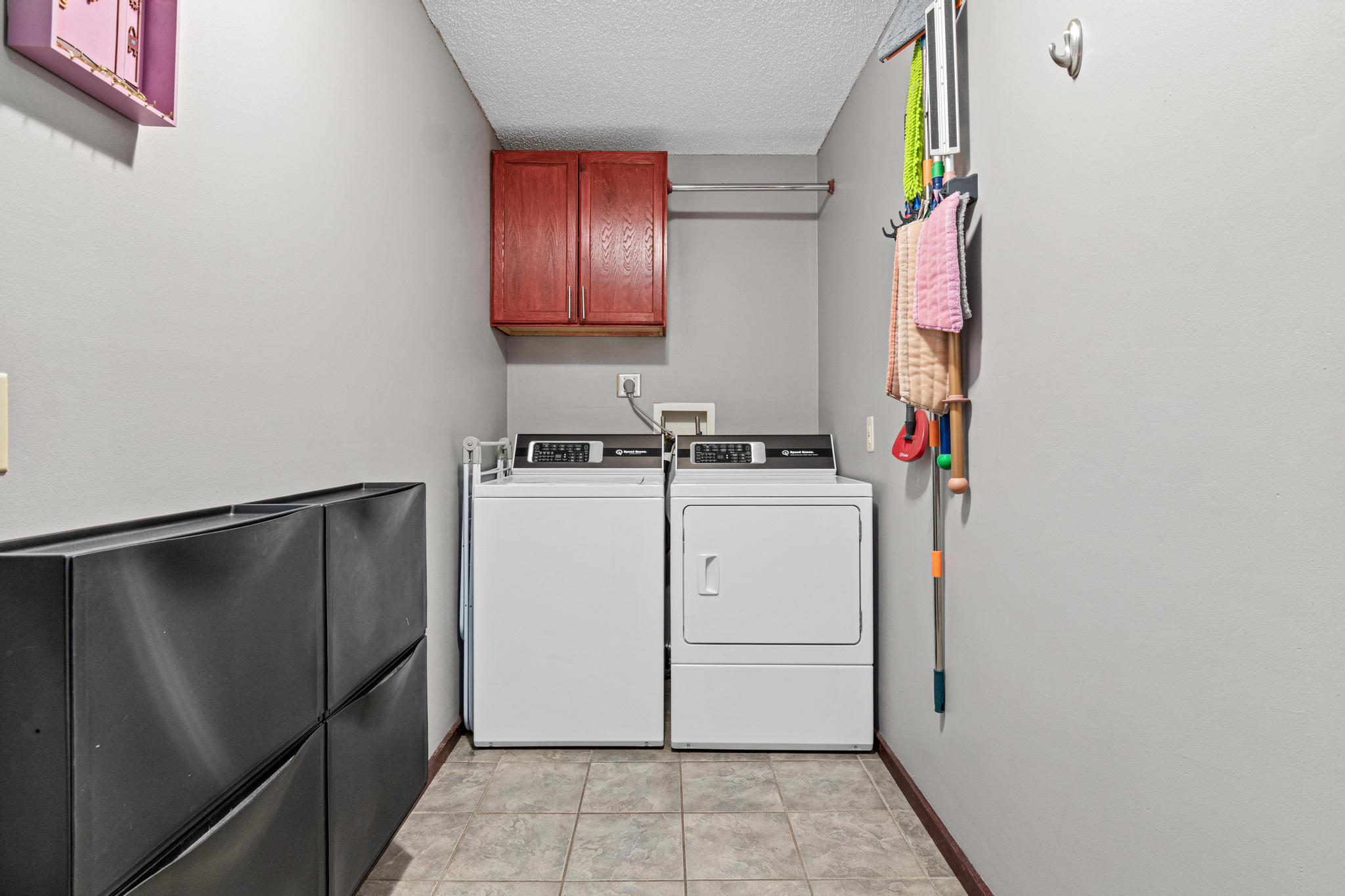 Washer dryer shown not conveying - Whirlpool Duet set will convey at closing*