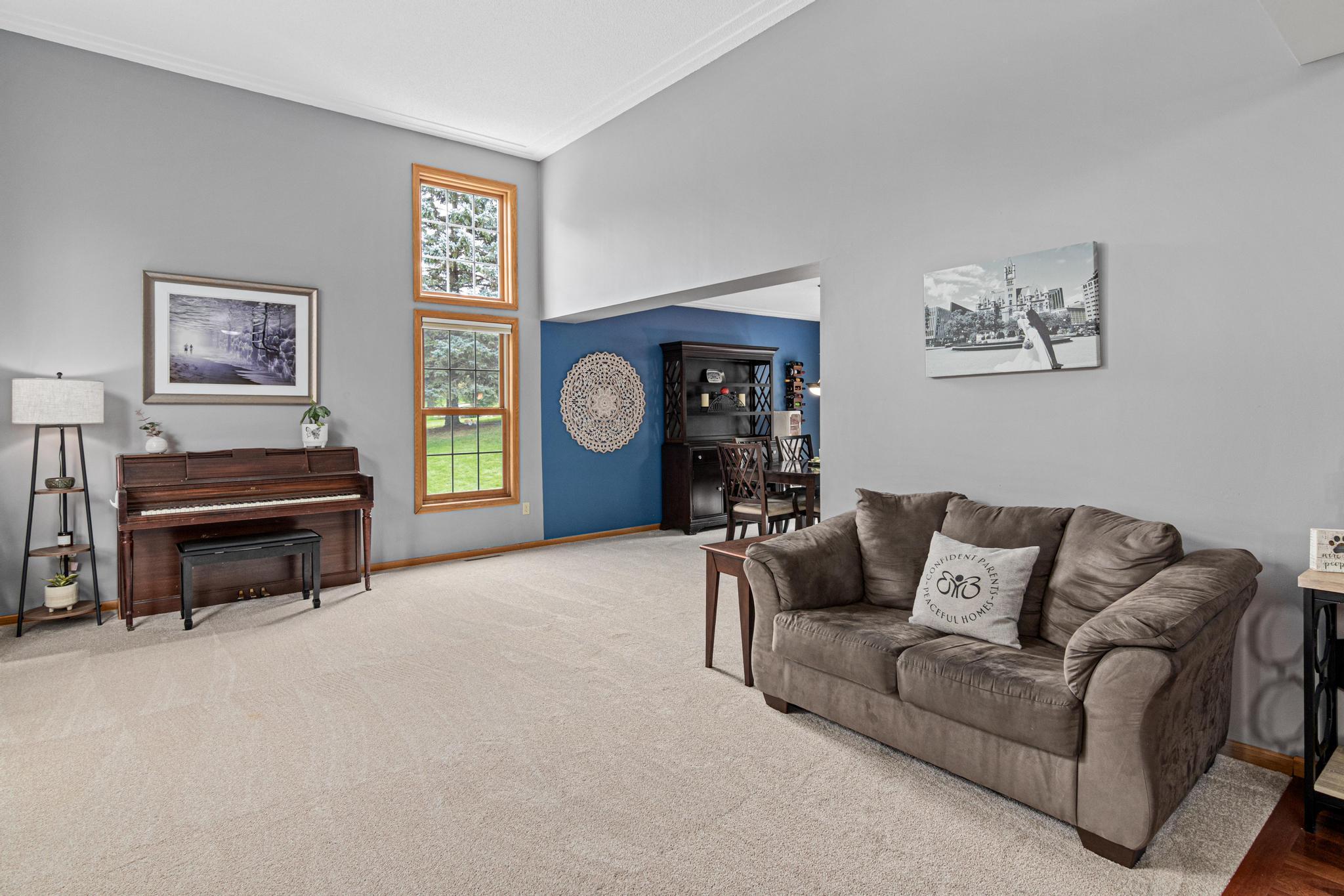 726 Camberwell Dr-5.jpg