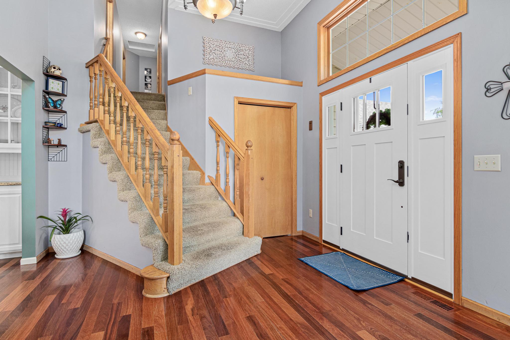 726 Camberwell Dr-2.jpg