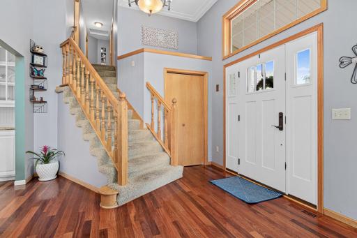 726 Camberwell Drive, Eagan, MN 55123
