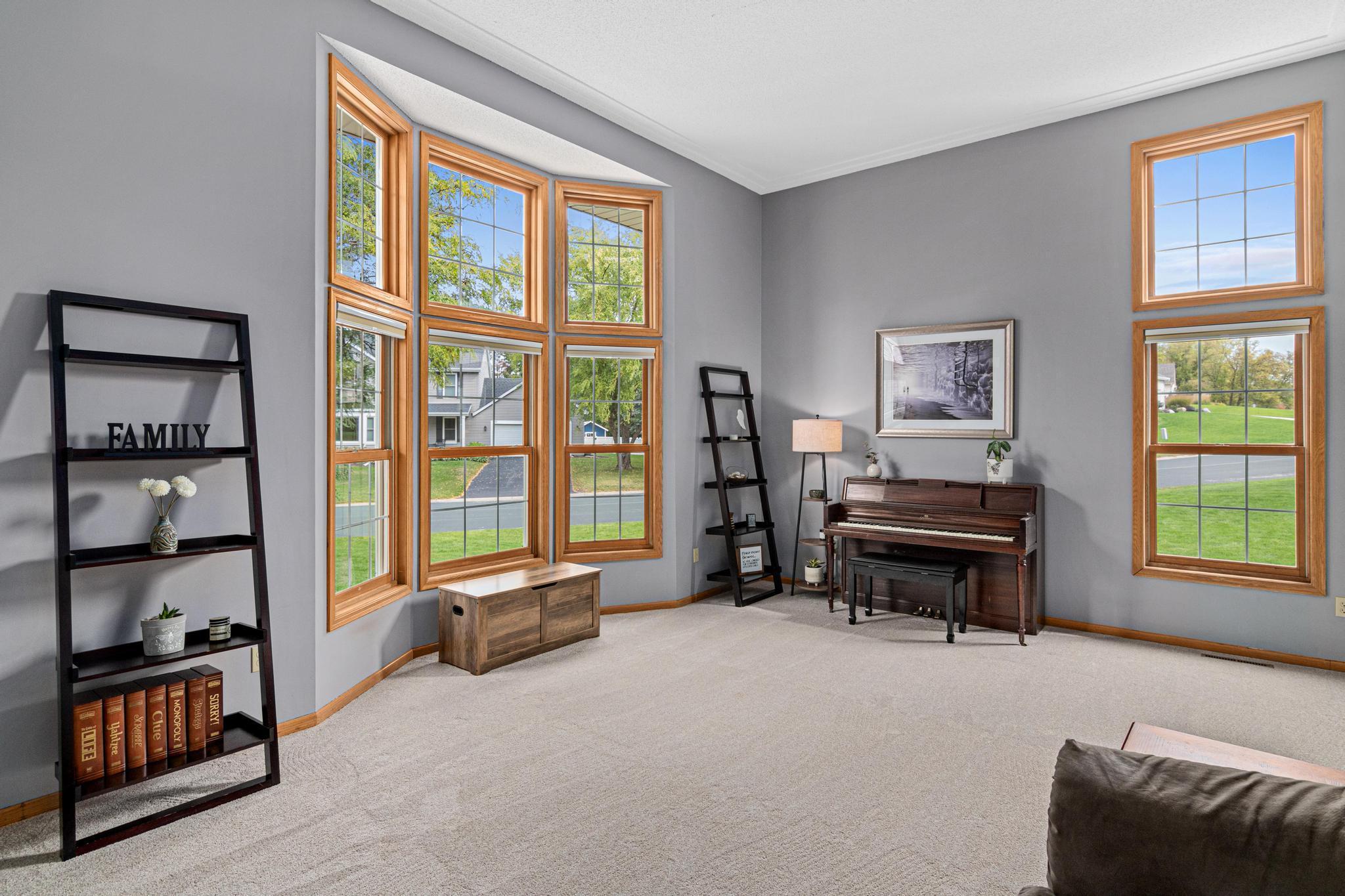 726 Camberwell Dr-3.jpg