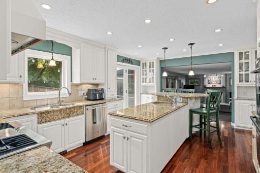 726 Camberwell Drive, Eagan, MN 55123