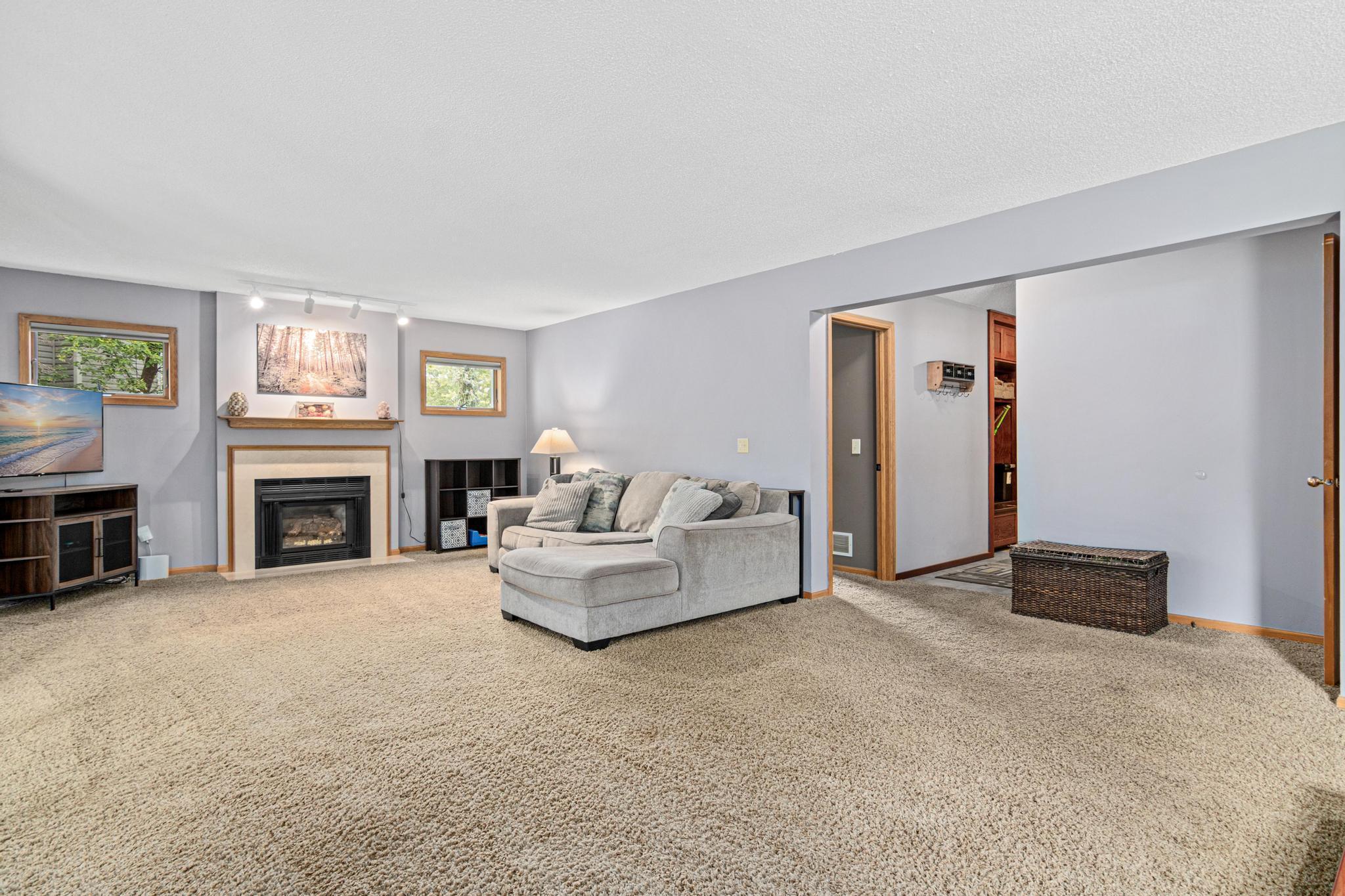 726 Camberwell Dr-14.jpg