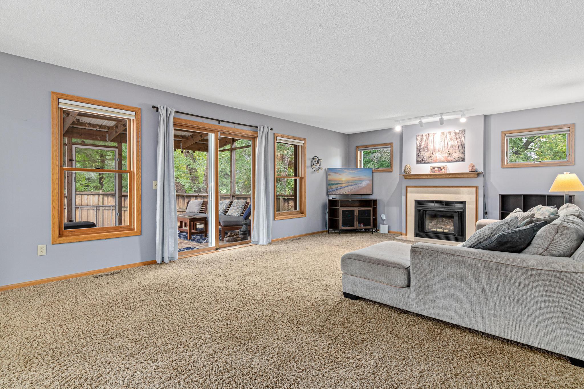 726 Camberwell Dr-15.jpg