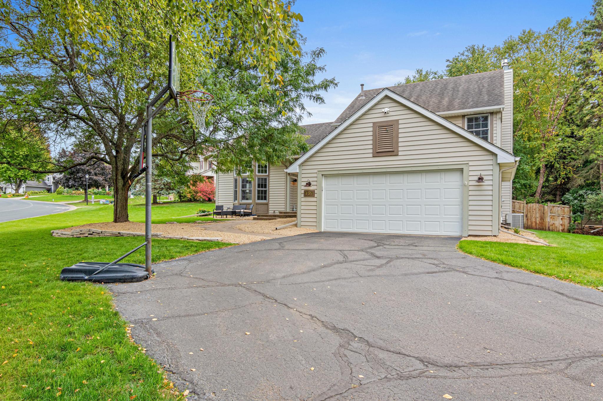 726 Camberwell Dr-38.jpg