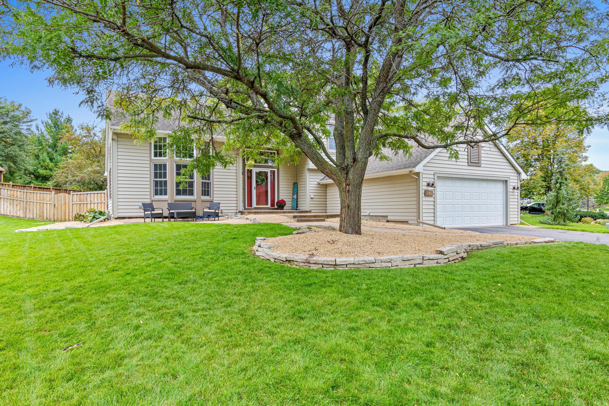 726 Camberwell Dr-37.jpg