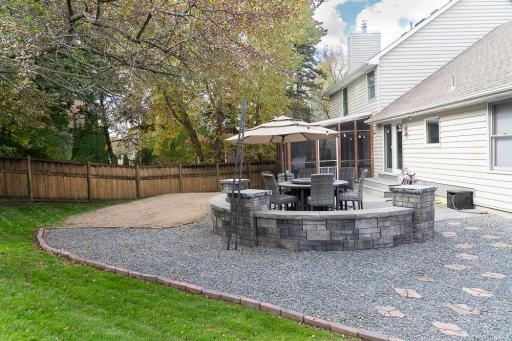 726 Camberwell Drive, Eagan, MN 55123