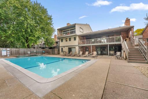 6121 Blake Ridge Road, Edina, MN 55436