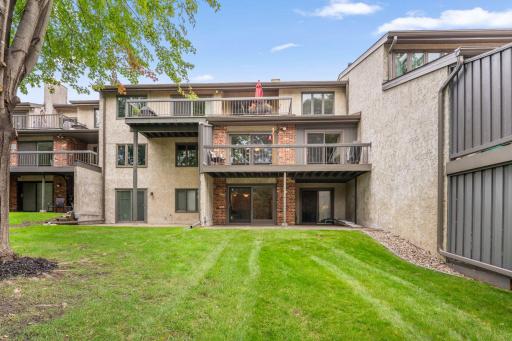 6121 Blake Ridge Road, Edina, MN 55436