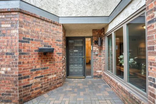 6121 Blake Ridge Road, Edina, MN 55436