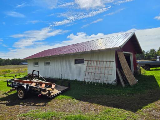 Barn2.jpg