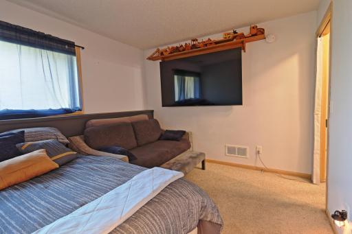 Bed3-2.JPG