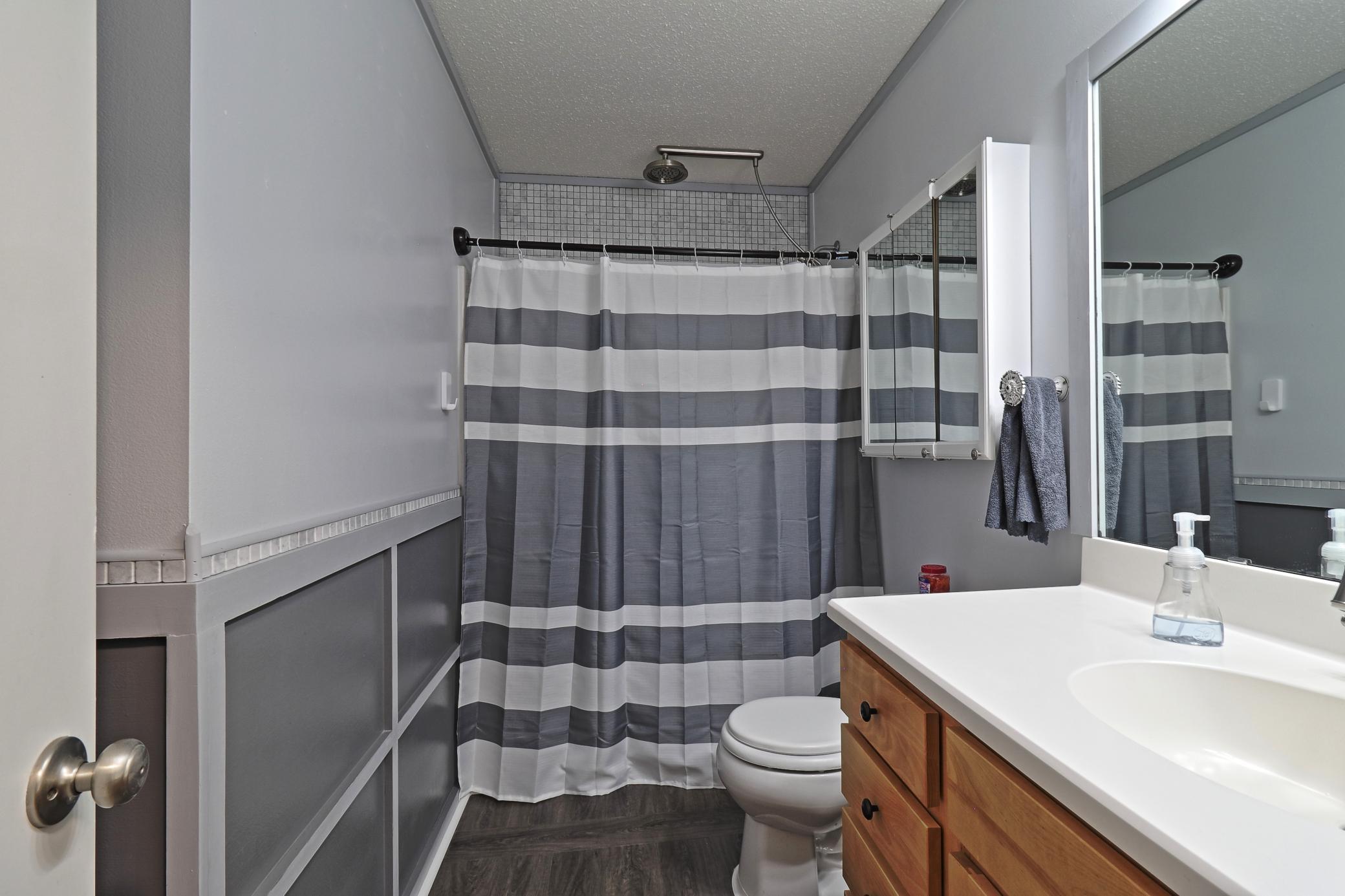 45 Bath1-1.jpg