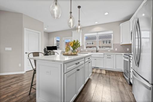 649 Satori Way, Chaska, MN 55318