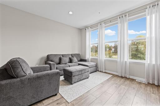 649 Satori Way, Chaska, MN 55318