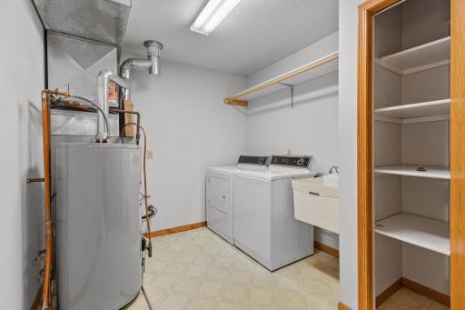 2516 Crestview Lane, Brainerd, MN 56401