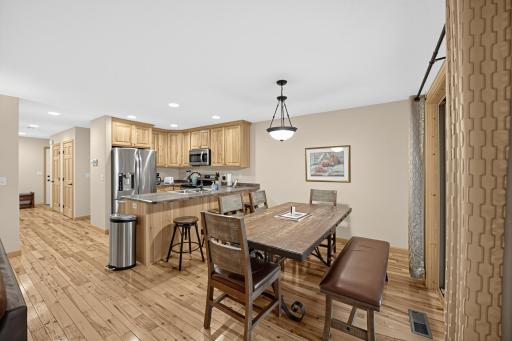 24_6336_Wilderness_Rd-Dining_room-7535.jpg