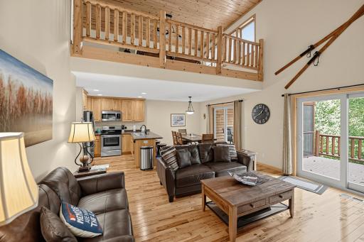 17_6336_Wilderness_Rd-Living_room-7528.jpg