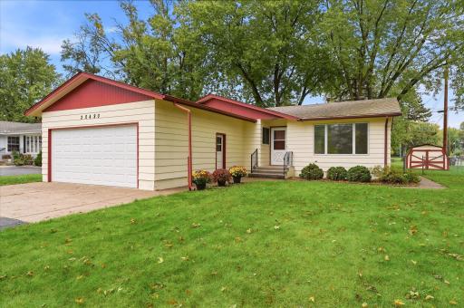 Beautiful curb appeal at 20480 Idalia Avenue in Lakeville with a spacious side yard.