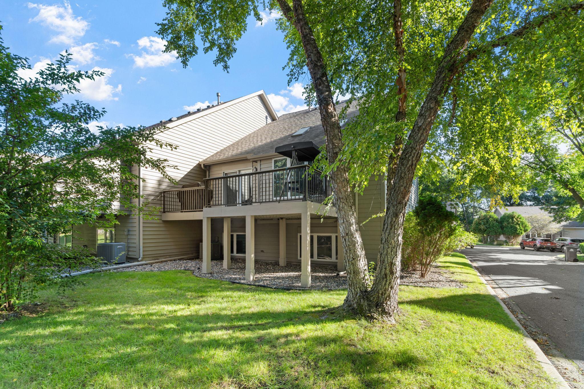 5-web-or-mls-5428 Rowland Park Rd-5.jpg