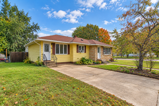 821 3rd Avenue NE, Staples, MN 56479