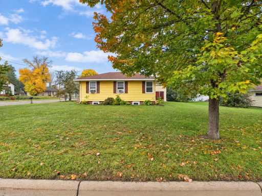 821 3rd Avenue NE, Staples, MN 56479