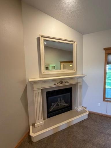 12.3 gas fireplace with custom paint and matching mirror incluced.jpg