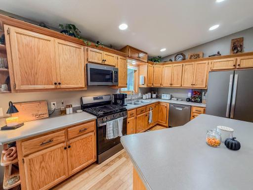 New Slate Appliances, Gas Range, Fridge, Microwave, Dishwasher