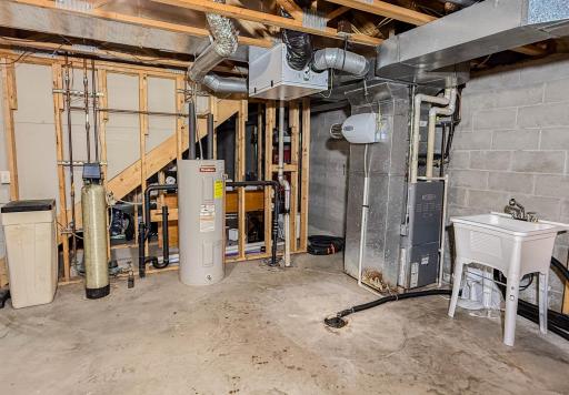 Central HVAC, Water softener-owned, Electric Water Heater