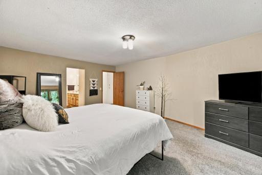 787 Royal Oaks Drive N, Fargo, ND 58102