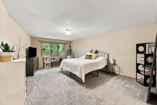 787 Royal Oaks Drive N, Fargo, ND 58102