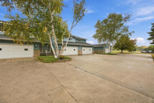 787 Royal Oaks Drive N, Fargo, ND 58102