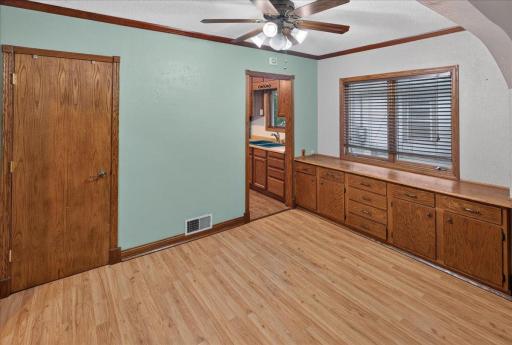 317 6th Avenue S, South Saint Paul, MN 55075