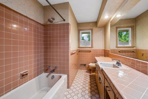 5018 Normandale Court, Edina, MN 55436