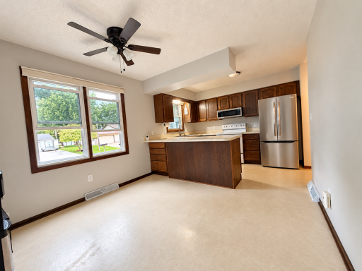 408 17th Avenue NE, Waseca, MN 56093