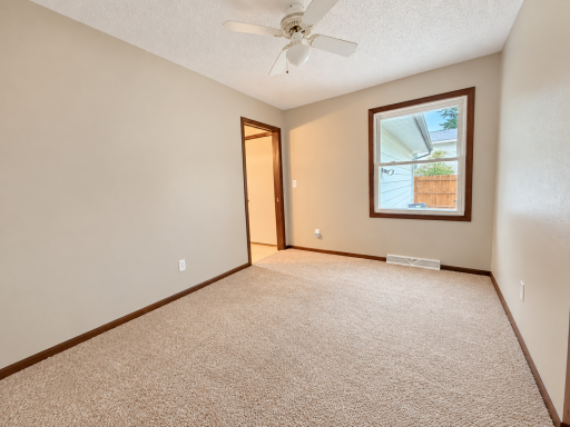 408 17th Avenue NE, Waseca, MN 56093