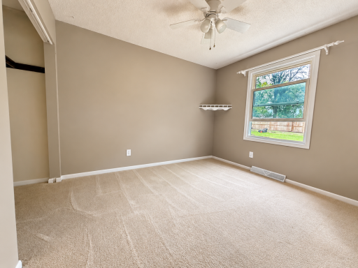 408 17th Avenue NE, Waseca, MN 56093