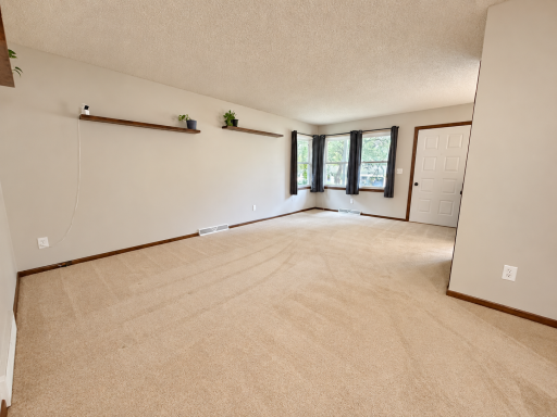 408 17th Avenue NE, Waseca, MN 56093