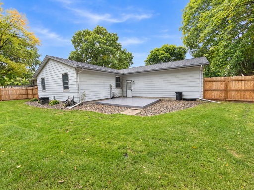 408 17th Avenue NE, Waseca, MN 56093