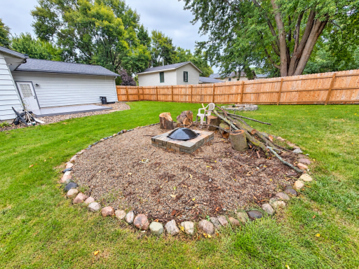 408 17th Avenue NE, Waseca, MN 56093