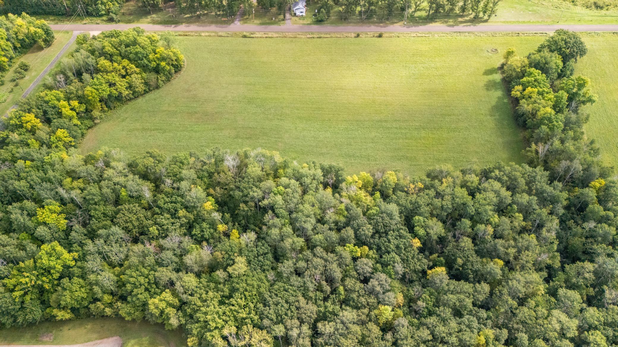Lot is in open field/pasture